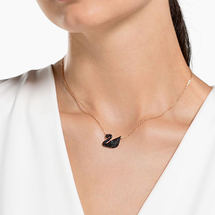 Collar de Cisne Negro Color Dorado Rosa | Grado B