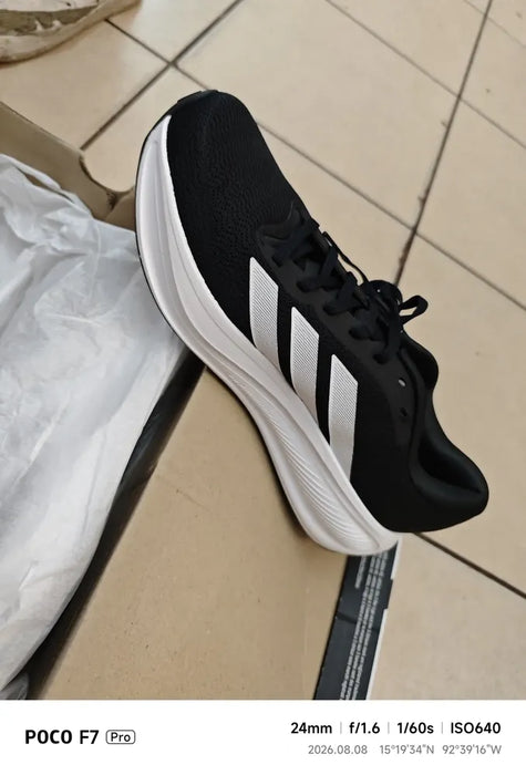 Tenis adidas KJ1736 Sin Género Negro Liso Talla 26 MX | Grado B