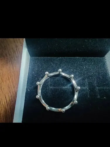 Anillo de Corona con Piedra Color Plateado | Grado B