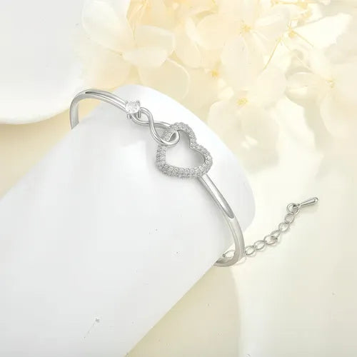 Pulsera de Corazón Ajustable para Mujer Color Plateado | Grado B