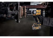 Llave De Impacto De 1/2 Atomic Dewalt Dcf922d2-b3 Color Amarillo GRADO A - TiendaKomet México