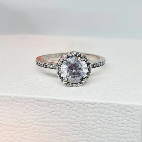 Anillo Doble Halo Brillante Color Plateado | Grado B