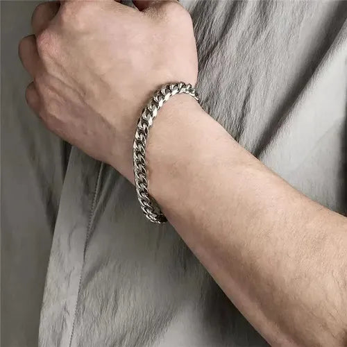 Pulsera de Cadena Cubana de Acero Color Plateado para Hombre y Mujer | Grado B