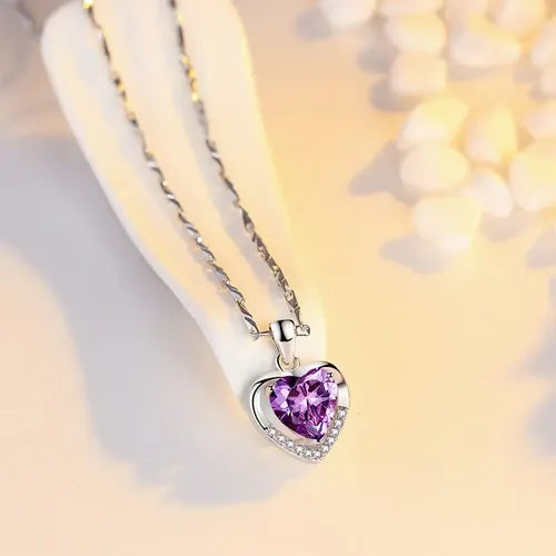 Collar con Dije de Corazón de Cristal Color Violeta | Grado B