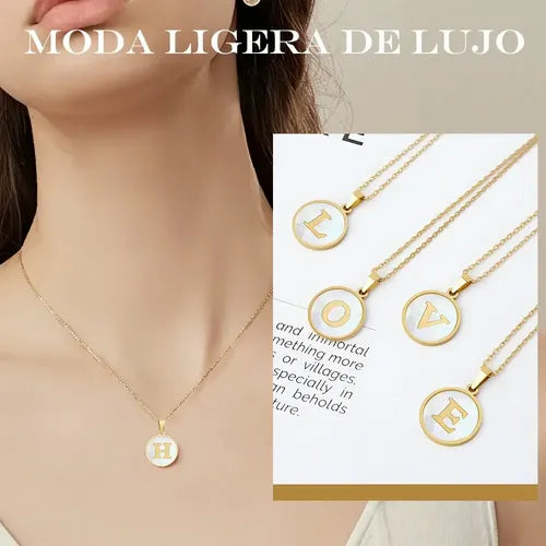 Collar con Dije de Inicial en Acero Inoxidable Color Dorado | Grado B