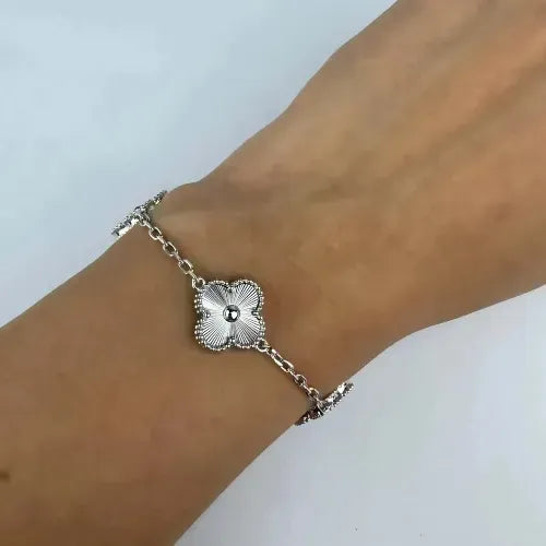 Pulsera Trébol de Cuatro Hojas con Kit de Regalo Color Dorado
