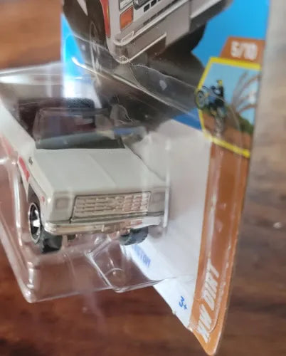 Hot Wheels 75 Chevy Blazer Custom 1PZ Blanco | Grado B