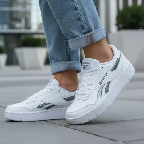 Tenis Reebok BB 1000 Unisex Blanco y Gris Talla 24.5 MX | Grado A