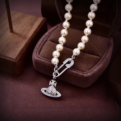 Collar de Perlas con Alfileres de Gancho | Grado B