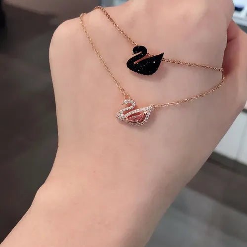 Collar de Cisne Pequeño con Cristales Color Dorado Rosa | Grado B