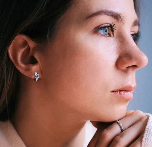 Aretes de Ojo Turco con Pavé de Zirconias Color Plateado | Grado B
