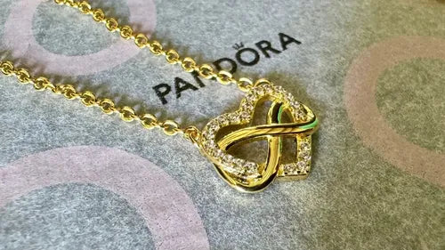 Collar con Dije Color Dorado 50 cm | Grado B