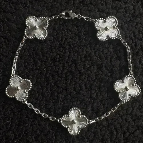 Pulsera Trébol de Cuatro Hojas con Kit de Regalo Color Dorado