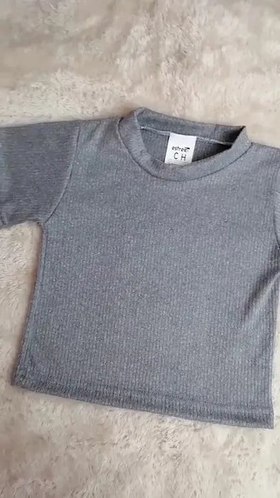 Blusa Ligera de Manga Corta a la Cintura para Niña | Grado B