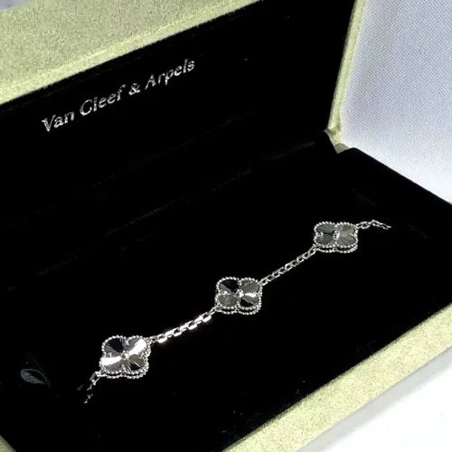 Pulsera Trébol de Cuatro Hojas con Kit de Regalo Color Dorado