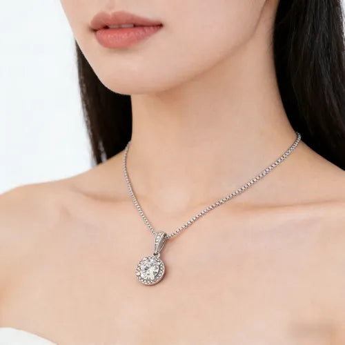 Collar Redondo Brillante con Halo Ajustable Color Plateado | Grado B