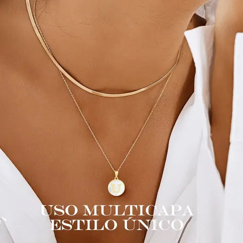 Collar con Dije de Inicial en Acero Inoxidable Color Dorado | Grado B