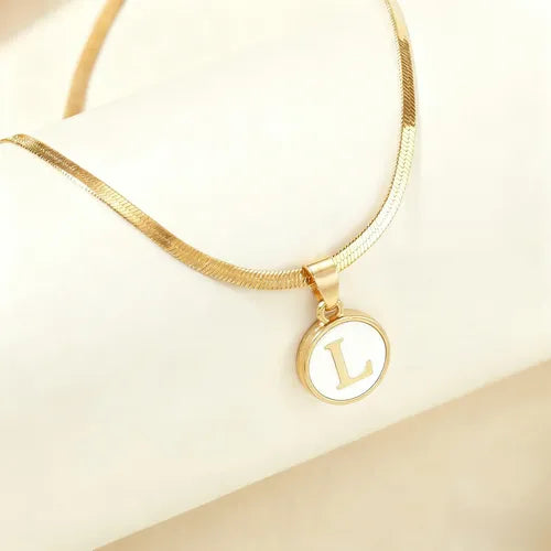 COLLAR DIJE LETRAS INICIALES ACERO INOXIDABLE DORADAS MUJER 6