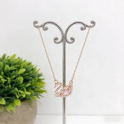 Collar de Cisne Negro Color Dorado Rosa | Grado B