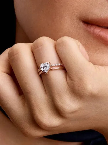ANILLO DOBLE EN FORMA DE CORAZÓN COLOR DORADO ROSA TALLA 2