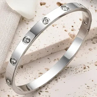 Pulsera Corazón Ajustable Color Plateado para Mujer (Genérica) | Grado B