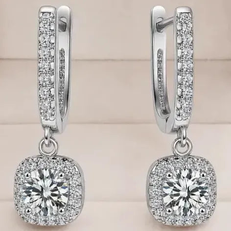 Aretes con Piedra Moissanita Color Dorado | Grado B