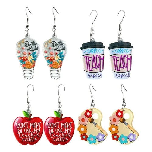 2 Pares de Aretes con Letras de Feliz Año Nuevo Color Verde y Rojo | Grado B