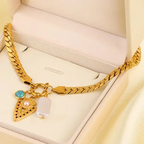 Collar Geométrico Calado de Acero Inoxidable Color Dorado | Grado B