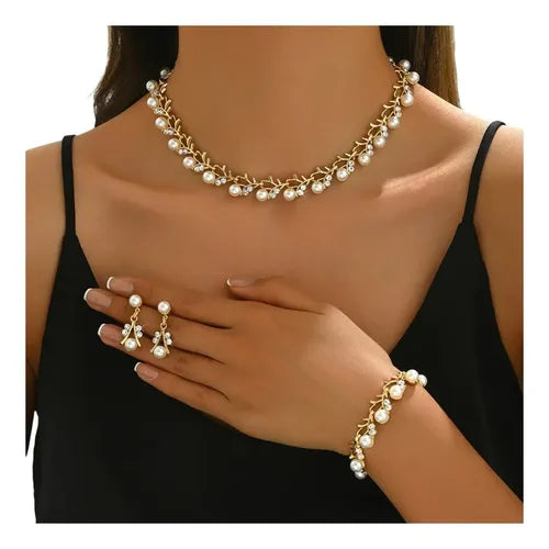 Conjunto de Collar y Pendientes Color Plateado | Grado B