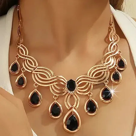 Conjunto de Collar y Pendientes Color Plateado | Grado B