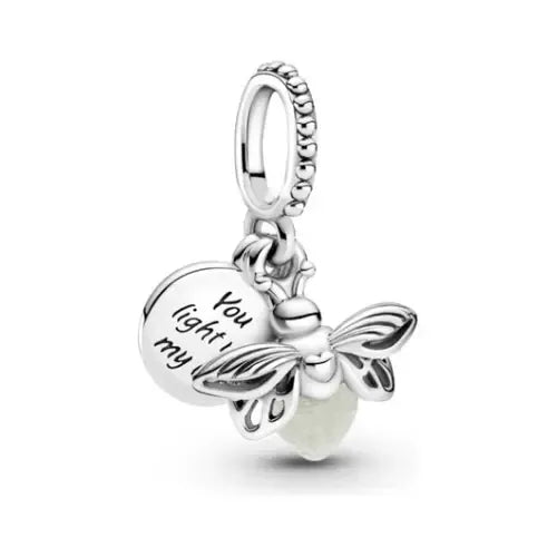Charm Dije de Luciérnaga que Brilla en la Oscuridad Color Plateado | Grado B