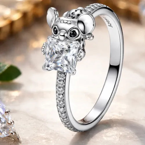 Anillo Solitario de Corona con Cristal Color Plateado | Grado B