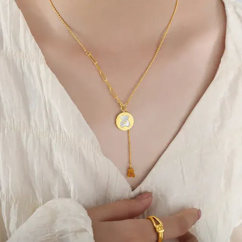 Collar de Titanio Ligero con Diseños Elegantes Color Dorado | Grado B