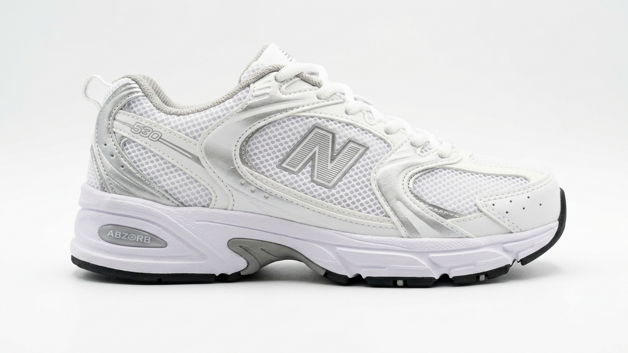 TENIS TIPO NEW BALANCE 530 BLANCO PLATA TALLA 23.5 CM GRADO B