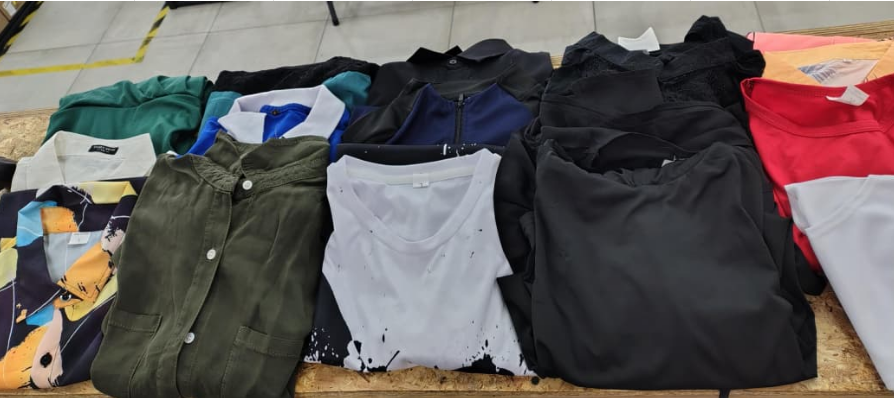 PACA DE REMATE ROPA DE HOMBRE VARIOS TAMAÑOS
