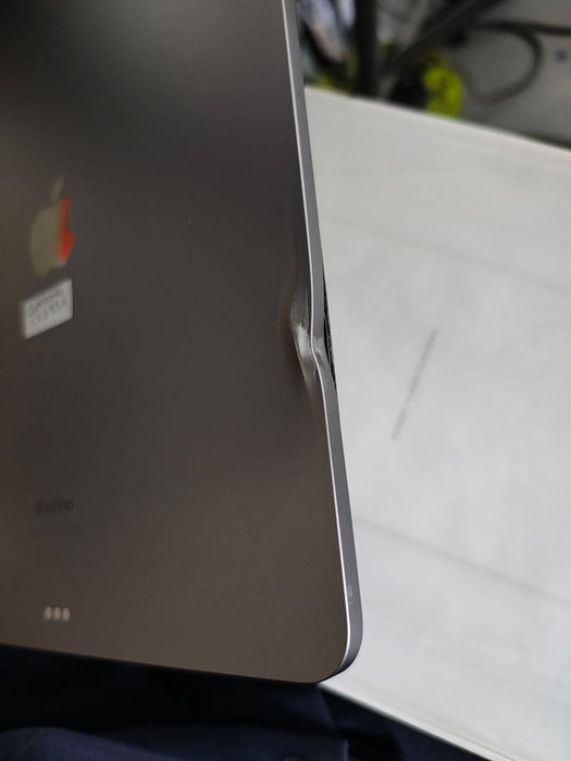 IPAD PRO 6TH GENERATION 2022 A2436 12.9 1TB GRIS ESPACIAL 16GB DE MEMORIA RAM GRADO B